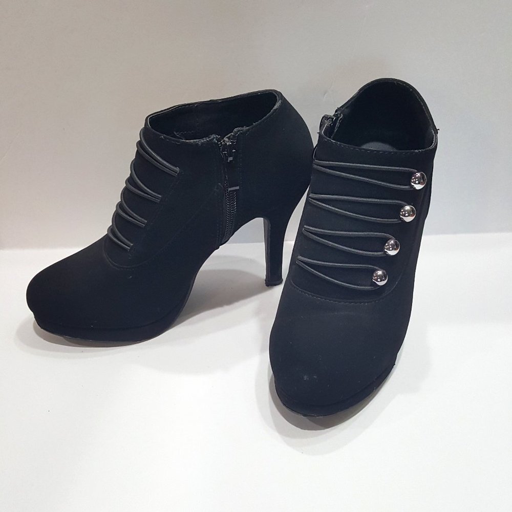Top Moda Cross Over Pattern Ankle Booties, Midnight Black, Suede, Size 6.5